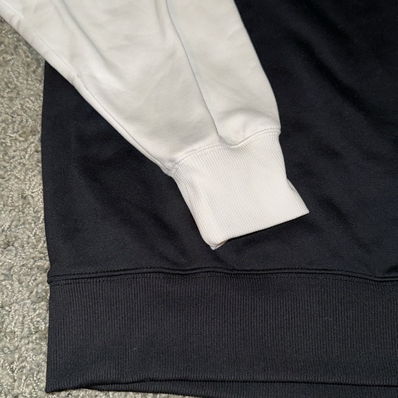 Nike Black and White Crewneck Sweatshirt AWESOME Womens (M) - Picture 2 of 8